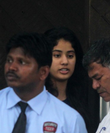 Sridevi's daughter Jhanvi spotted on the sets of Jai Ho Shooting
