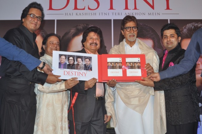 Talat Aziz, Anup Jalota, Pankaj Udhas and Sumeet Tappoo with Amitabh Bachchan Talat Aziz, Anup Jalota, Pankaj Udhas, Sumeet Tappoo, Amitabh Bachchan