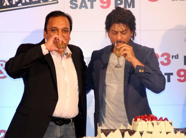 Shah Rukh Khan at Chennai Express success party Shah Rukh Khan