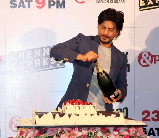 Shah Rukh Khan at Chennai Express success party Shah Rukh Khan