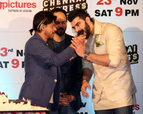 Shah Rukh Khan at Chennai Express success party Shah Rukh Khan