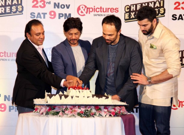 Shah Rukh Khan at Chennai Express success party Shah Rukh Khan