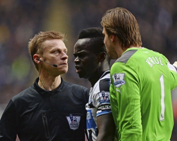 Newcastle's Cheick Tiote and Tim Krul are left seething after Mike Jones' decision to disallow a goal in the English Premier League game against Manchester City, January 12. Reuters Mike Jones Tiote Krul Newcastle