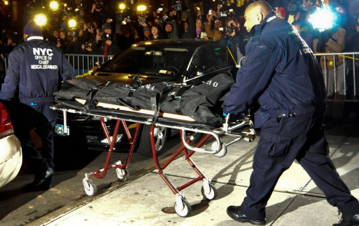 New York City Medical Examiners carry the body of actor Heath Ledger from his apartment in New York January 22, 2008. (Reuters) Heath Ledger