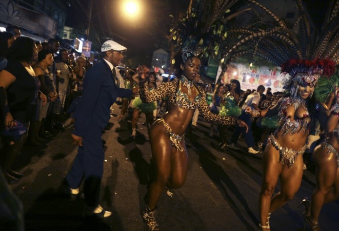 Samba dancer Flavia Lopes, performs during the rehearsal of the Mocidade Independente Samba school at the Bangu neighbourhood in Rio de Janeiro Rio Carnival 2014