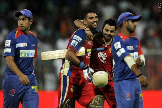 RCB players Yuvraj Singh and Virat Kohli celebrate their win over the Deli Daredevils, 17 April. Pal Pillai/IPL/SPORTZPICS Yuvraj Virat Kohli RCB Delhi Daredevils Ross Taylor Manoj Tiwary