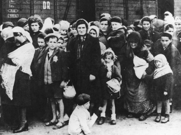 Yom HaShoah / Holocaust Remembrance Day 2014: This picture shows German Nazi death camp Auschwitz in Poland, arrival of Hungarian Jews, Summer 1944. (Photo Credit: Wikimedia Commons)