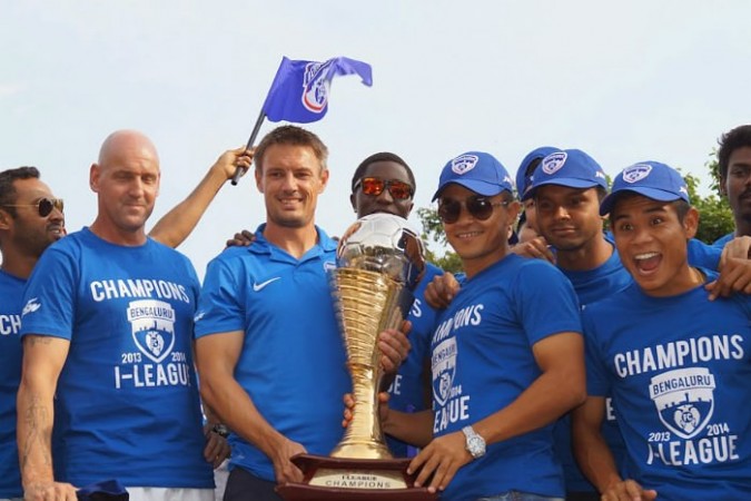Sunil Chhetri and Ashley Westwood along with the rest of the Bengaluru FC squad pose with the I-League trophy Bengaluru FC
