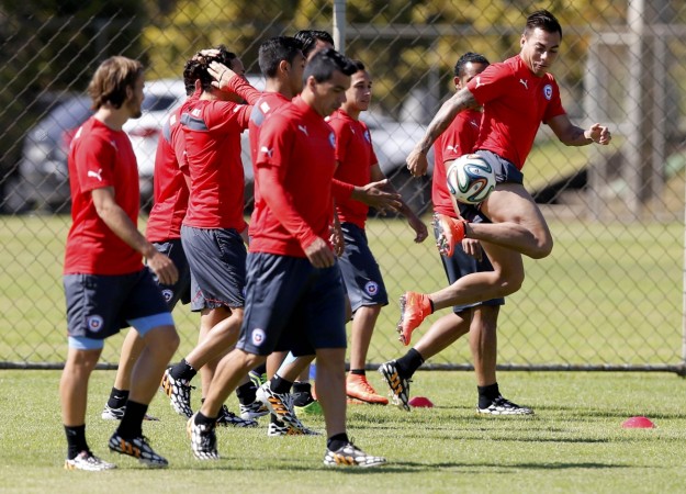 Chile's national soccer team player Vargas and team mates attend a training session at Toca da Raposa II in Belo Horizonte Chile