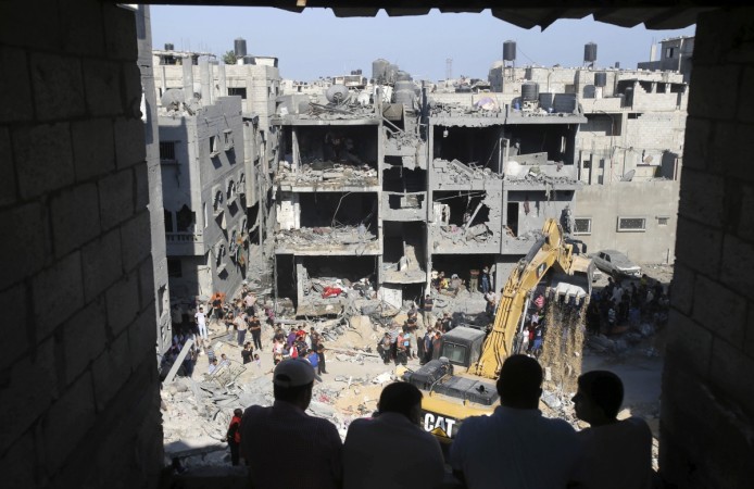 An Israeli air strike has killed three senior Hamas military commanders in the Gaza strip on Thursday. An Israeli air strike has killed three senior Hamas military commanders in the Gaza strip on Thursday.