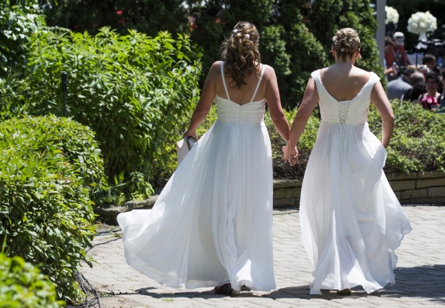 Gang organises Fake Gay Marriages for £10,000 to cheat Immigration Authorities in London (Representational Image) Gang organises Fake Gay Marriages for £10,000, cheats Immigration Authorities