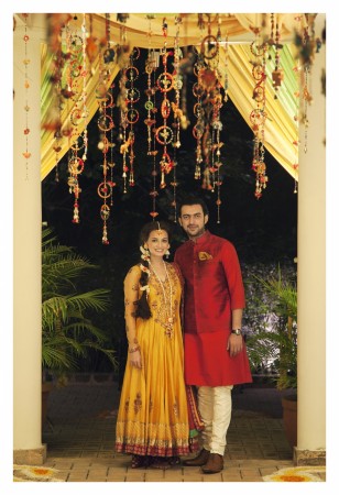 Dia Mirza and Sahil Sanghna looks stunning in their 'Mehendi Ceremony' Bride-to-be Dia Mirza looks Stunning in her Mehendi Ceremony