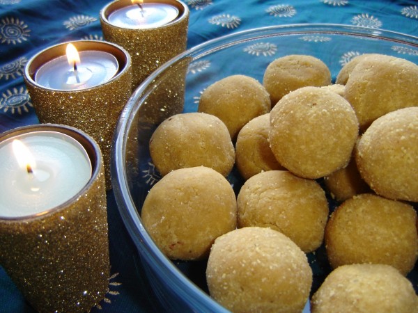 Rawa Besan Laddoo Must-try sweets for this Diwali