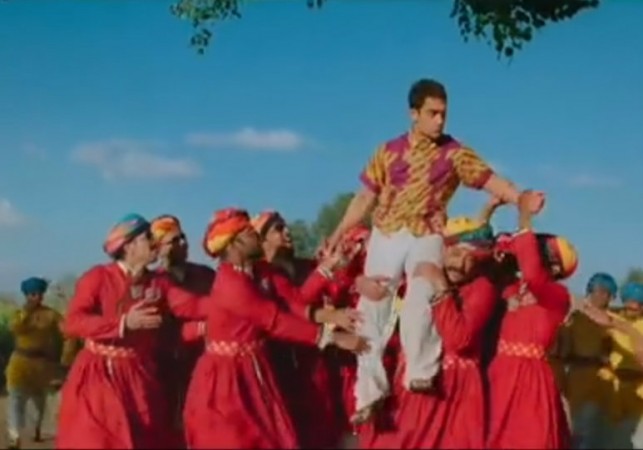 'PK' First Song 'Tharki Chokro' Review: Music Video Enhances Viewers' Expectations 'PK' First Song 'Tharki Chokro' Review: Music Video Enhances Viewers' Expectations