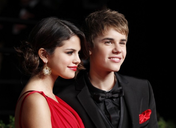 Justin Bieber Enjoys Selena Gomez Absence Spends Time With