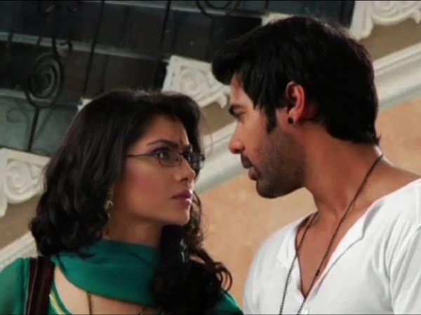 Kumkum Bhagya: Pragya To Leave House: Demands Abhi for Divorce