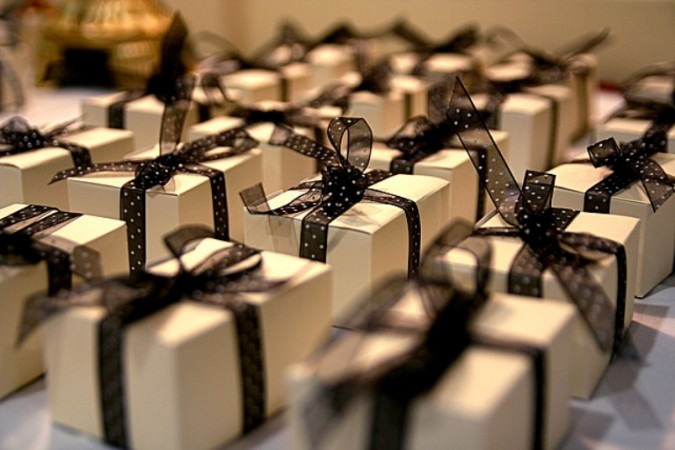 gift ideas, tech gift ideas, best gifting options for him, gifts for her, new year gifts, christmas gifts,