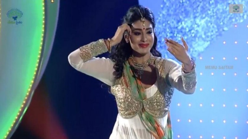 Shriya Saran at Memu Saitam