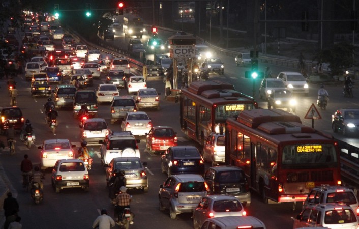 delhi cars traffic