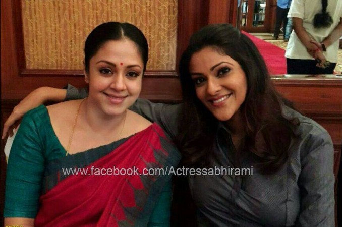 Abhirami and Jyothika at the shooting location of Abhirami
