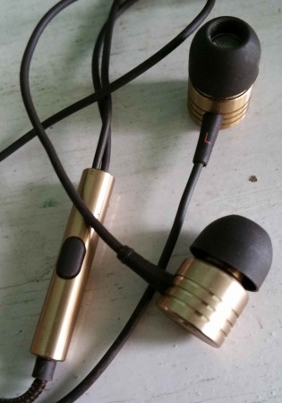 Xiaomi MI Piston in-ear earphone call control Xiaomi MI Piston in-ear earphone call control