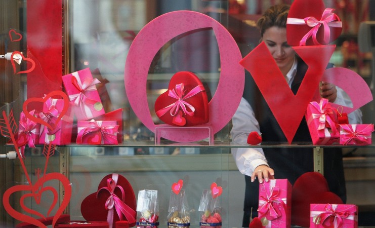 Red heart emoji, the symbol of love, has been crowned as the most used 'word' of 2014 red heart emoji is the most used 'word' of 2014