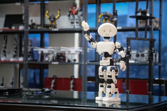 India's First 3D Printed Humanoid Robot 'Manav' Launched at IIT Mumbai TechFest 2015 India's First 3D Printed Humanoid Robot 'Manav' Launched at IIT Mumbai TechFest 2015