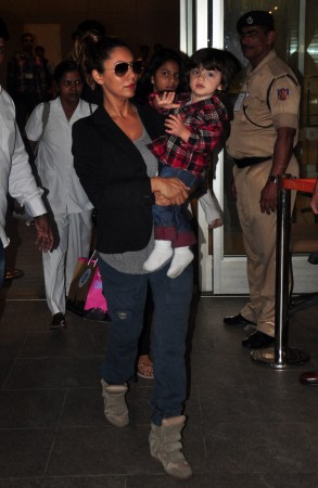 SRK with family