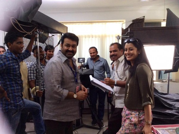 Reenu Mathews with Mohanlal and Sathyan Anthikkad Mohanlal