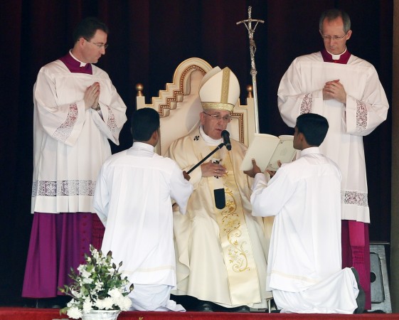 Pope Francis blesses the altar during a mass in Colombo,wherein he gave Sri Lanka its first saint, a climax to a 300-year campaign to recognize the holiness of Indian-born missionary Joseph Vaz. Pope Francis at a mass in Colombo