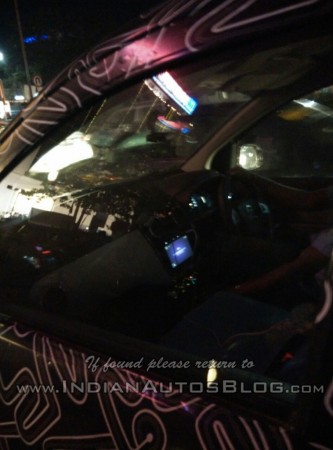 Renault Lodgy MPV Interiors Spied; Expected Launch, Price, Feature Details Renault Lodgy MPV Interiors Spied; Expected Launch, Price, Feature Details