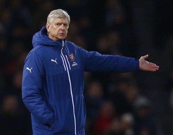 Wenger admits that it would be too risky for Arsenal to not sign a new defender in January Arsene Wenger