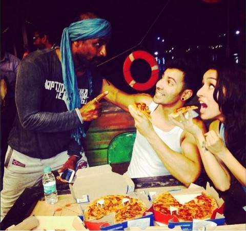 Varun Dhawan, Shraddha Kapoor, Remo D'Souza 'ABCD 2' 'Behind-the-scene' Pictures: Candid Shots of Varun Dhawan, Shraddha Kapoor, Remo D'Souza and Other Casts