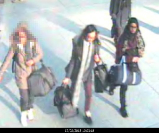 Police in London are seeking information on three teen schoolgirls believed to be travelling to Syria in order to join the Isis. Police in London are seeking information on three teen schoolgirls believed to be travelling to Syria in order to join the Isis.
