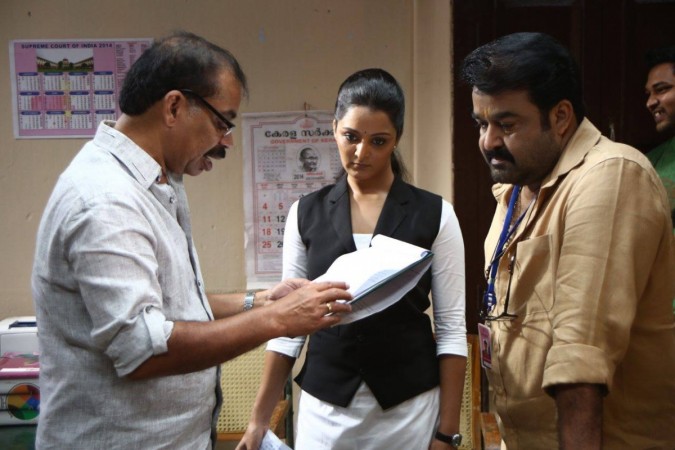 Mohanlal, Manju Warrier and Sathyan Anthikkad at the location of Ennum Eppozhum