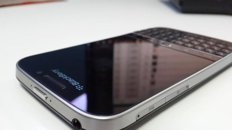 Blackberry Classic Bezel View Blackberry Classic Bezel View