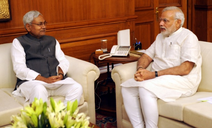 Bihar Chief Minister Nitish Kumar with Prime Minister Narendra Modi in New Delhi on 26 March, 2015. Nitish Kumar with Narendra Modi