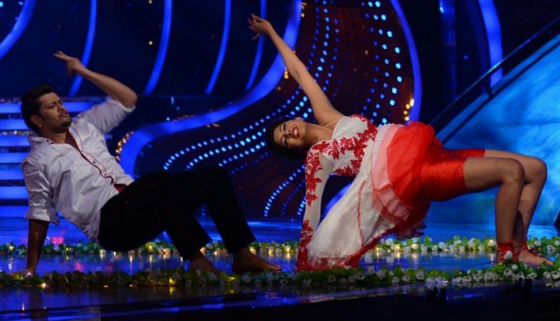 'Nach Baliye 7': Aishwarya's Husband Rohit Nag's Face Swells Up After Repeated Slaps