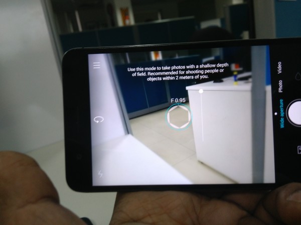 With Huawei Honor 6 Plus you can reduce the f stop up to f/0.95 for a bigger aperture With Huawei Honor 6 Plus you can reduce the f stop up to f/0.95 for a bigger aperture