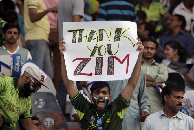 Fans will hope to be entertained again as Pakistan play Zimbabwe in the 2nd T20 international Pakistan Fans