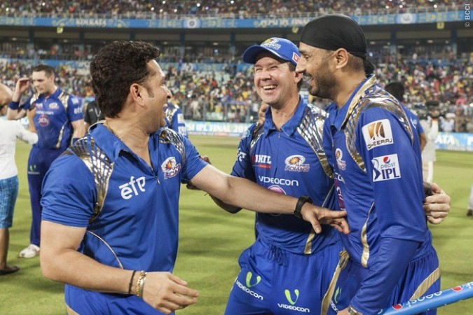 Sachin Tendulkar lauded the efforts of the entire Mumbai Indians team after they crowned as the champions of IPL 2015. Sachin Tendulkar