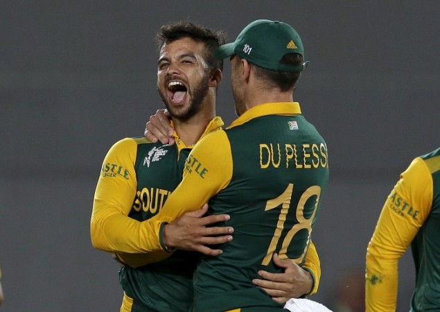 Faf Du Plessis (R) and JP Duminy (L) helped South Africa to beat Bangladesh in the 1st T20 at Mirpur os Sunday. Faf Du Plessis-JP Duminy