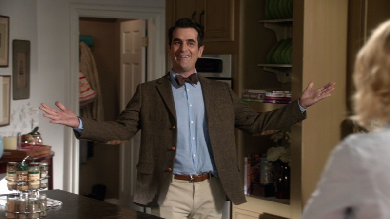 Watch Modern Family season 7 episode 11: Phil visits Alex at Caltech ...