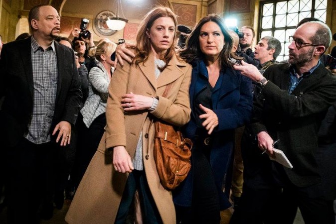 Watch 'Law & Order: SVU' Season 17 Episode 15 live online ...