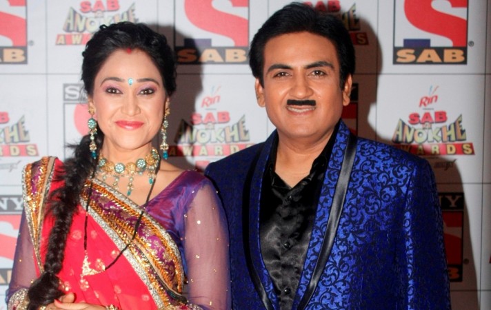 "Taarak Mehta Ka Ooltah Chashmah" enters Limca Book of Records. Pictured: "Taarak Mehta Ka Ooltah Chashmah" co-stars Dilip Joshi and Disha Vakani at SAB Ke Anokhe Awards in 2015.
