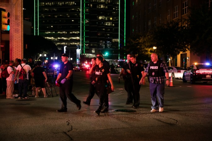 dallas obama us president killed attack black americans victims arrest army reservist