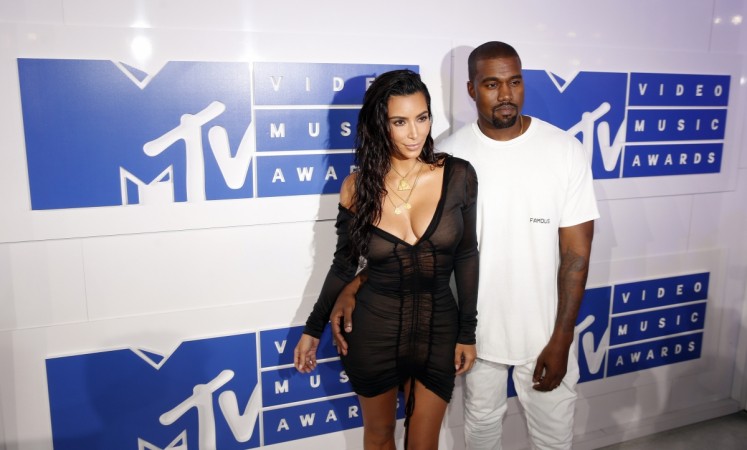 Mtv Vmas 2016 Kim Kardashian Nicki Minaj Halsey Risk Wardrobe