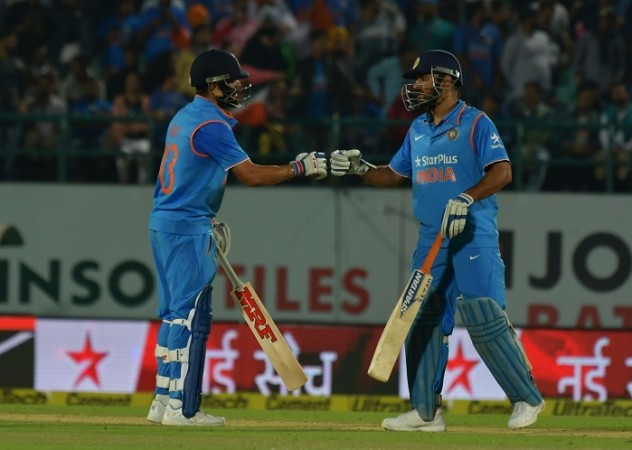 Virat Kohli and MS Dhoni e Virat Kohli MS Dhoni India