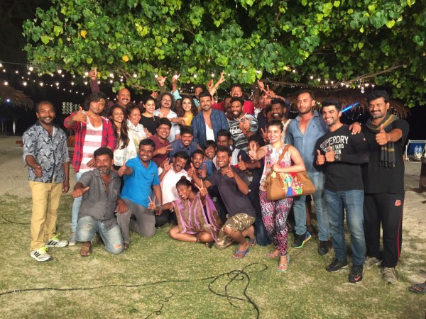 Ram Charan-Rakul Preet wraps up filming of Dhruva on Sunday. Pictured: Dhruva team in Thailand Dhruva team in Thailand