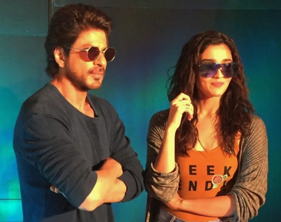 Pictured: Shah Rukh Khan, Alia Bhatt addressing the media as part of Dear Zindagi promotions. Shah Rukh Khan, Alia Bhatt